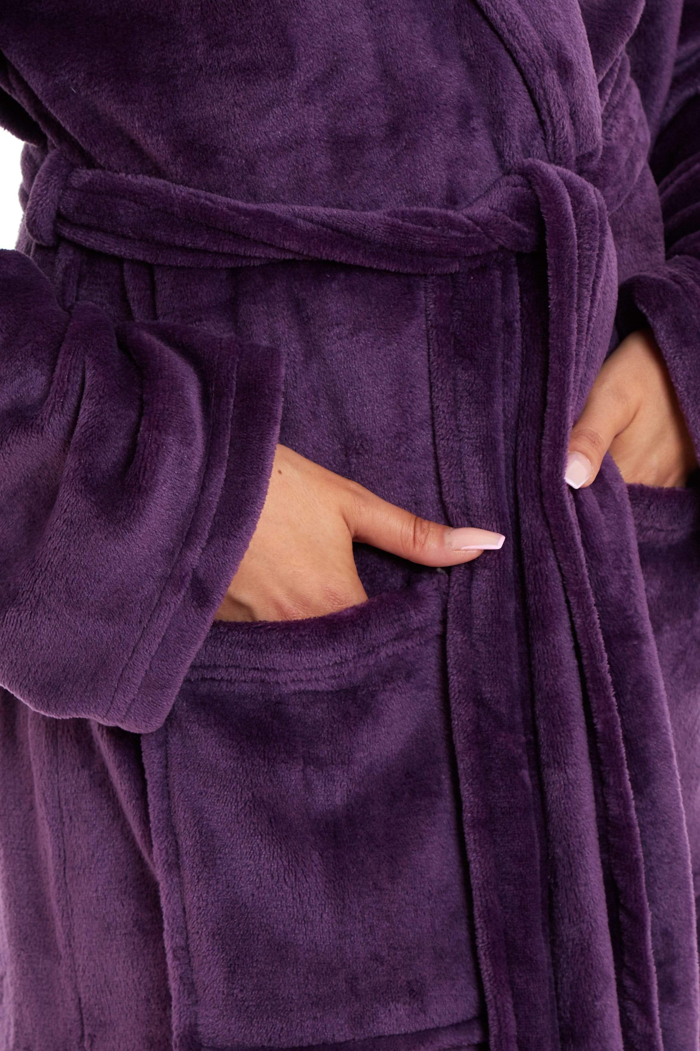 OLIVIA ROCCO Women's Hooded Plush Fleece Dressing Gown Ultra-Soft Velvet Bathrobe For Winter Lounging And Relaxation At Home